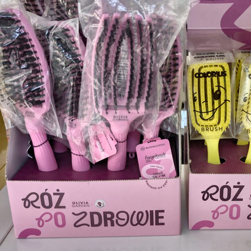 Szczotki i kosmetyki do wlosow w salonie Fryzurkowo