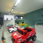 Wnętrze salonu Fryzurkowo we Wrocławiu – stanowiska dziecięce
