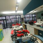 Wnętrze salonu Fryzurkowo we Wrocławiu – stanowiska dziecięce