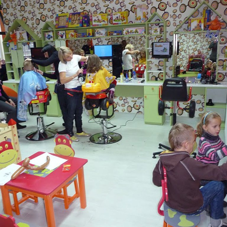 Salon Fryzurkowo – zdjęcie archiwalne z otwarcia salonu